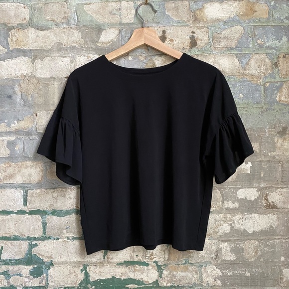UniQlo black ruffled sleeve T-shirt sizeSm - Picture 2 of 4